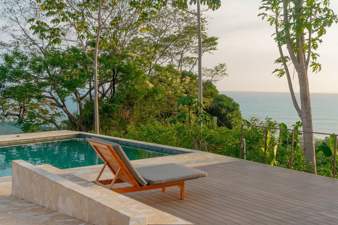 Luxury infinity pool overlooking the Costa Rica rainforest