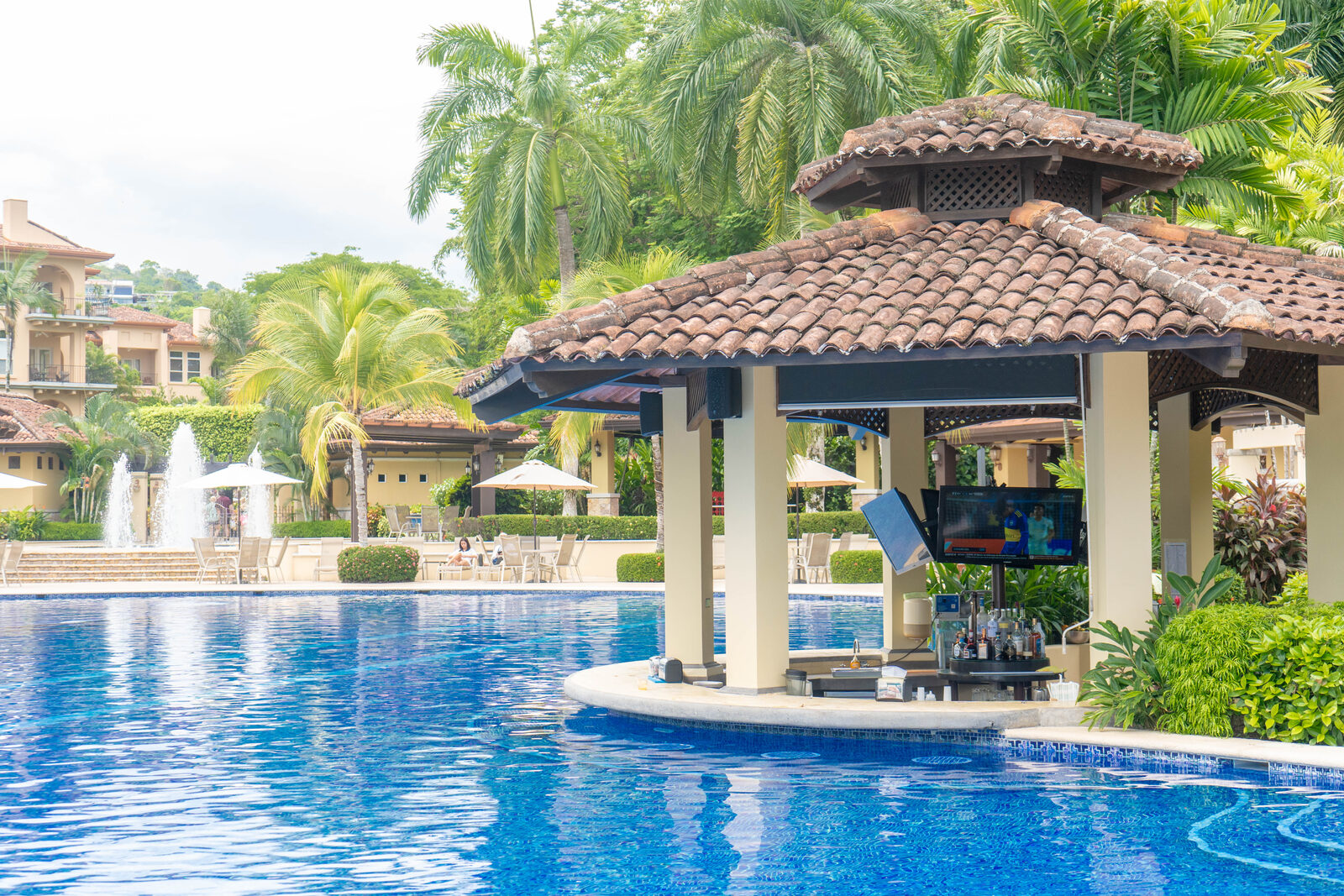 Nightlife Beyond Jacó: Los Sueños & Herradura Evening Scene